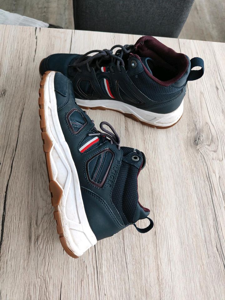 Tommy Hilfiger Sportschuhe in Kassel