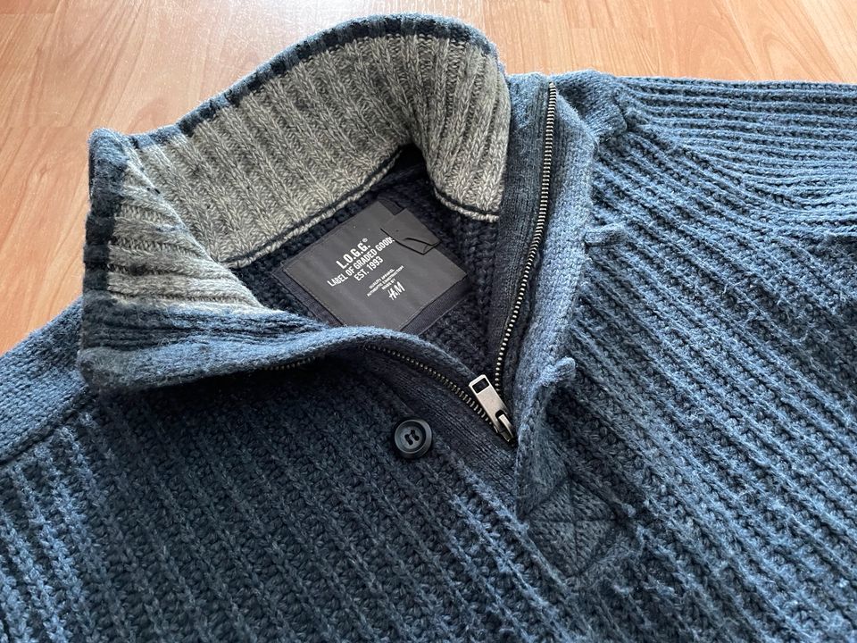 dicker blau-grauer Woll-Pullover in Rosengarten