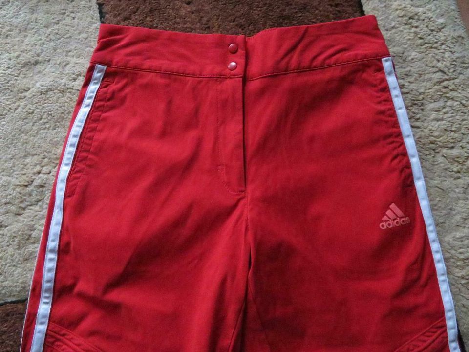 ADIDAS Hose Sporthose 3/4 Hose Gr.152 Top nur 6 Euro in Sarow