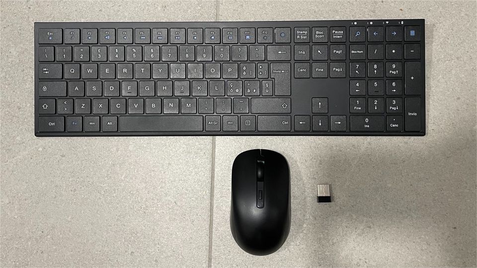 Ratel Wireless Keyboard mit Maus in Petershagen