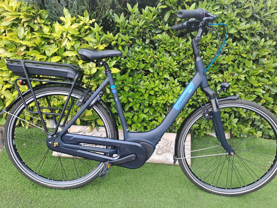 GAZELLE PARIS C7 BOSCH+ E-BIKE:2022/RH:57/TOP/GARANTIE in Moormerland