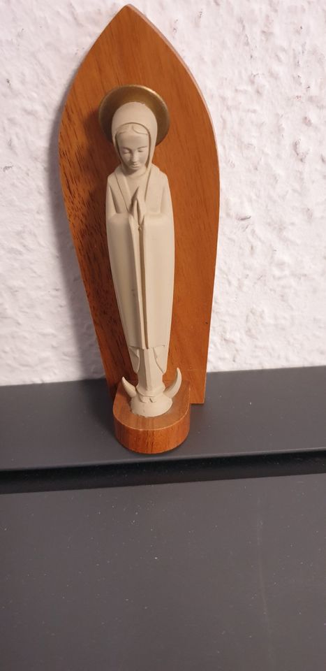 Hausaltar Madonna auf Holzsockel Heilige Maria 13 cm vintage in Iserlohn