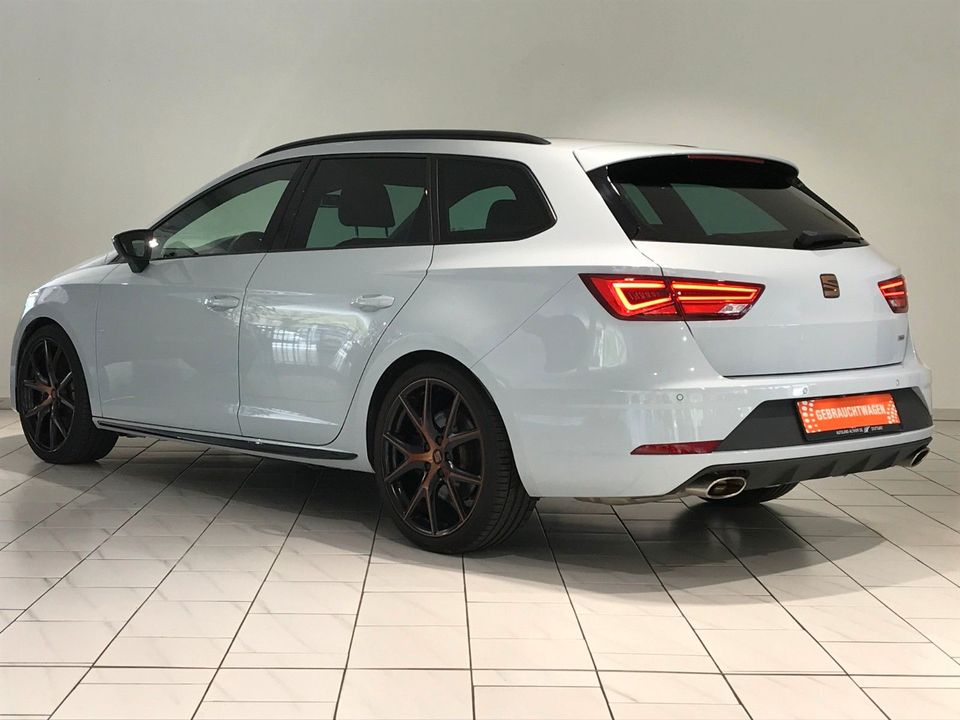 Cupra ST 300 2.0 TSI 4Drive DSG BEATS LED KAM NAV PAN in Stuttgart