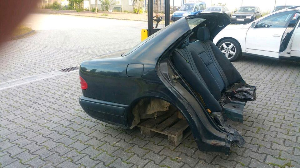 Mercedes E-Klasse  Ersatzteile in Rackwitz