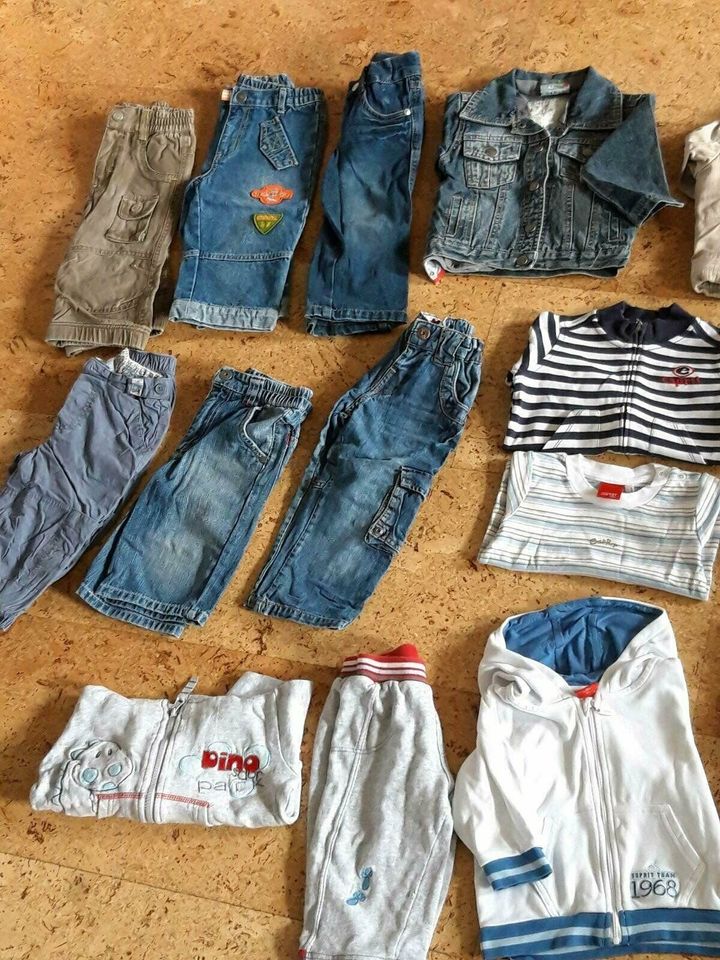 Gr. 80, 36-tlg Jungen Bekleidungsset inkl. Markensachen in Bad Driburg