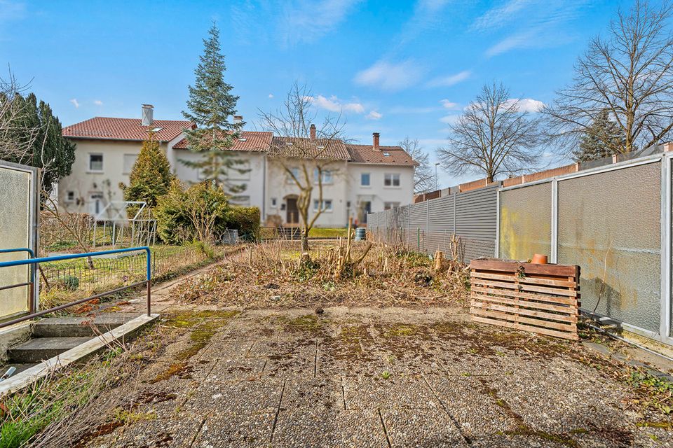 "Sanierungsbedürftiges Reihenhaus in der Galgenhalde, Ravensburg-West" in Ravensburg