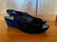* Högl* Sandalen Plateau Wildleder Schwarz Gr. 38 (5) Bielefeld - Bielefeld (Innenstadt) Vorschau