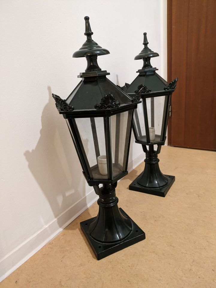 2 antike Lampen mit Glaseinsätzen, Glühbirnen lassen sich einschr in Berlin