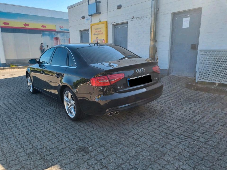 Audi A4 B8 in Sehlen