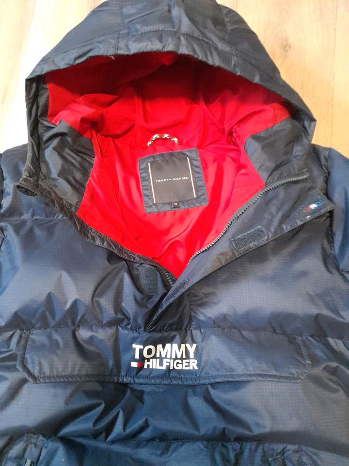 Tommy Hilfiger Winterjacke 176 in Lennestadt