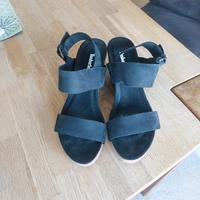1 Paar Damen Schuhe in schwarz Timberland Schleswig-Holstein - Lübeck Vorschau