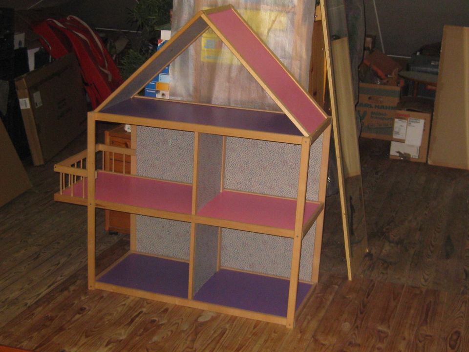 Puppenhaus Holz Haus für Barbie Haus oder andere Puppen in Seevetal