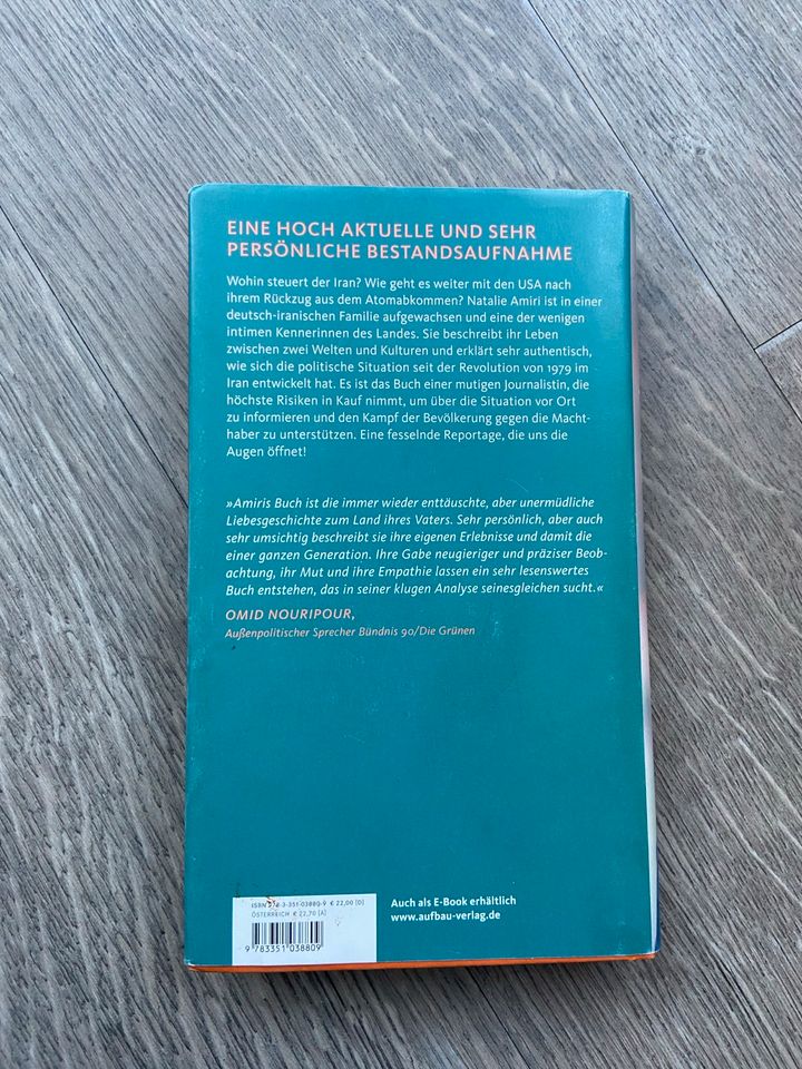Buch „Zwischen den Welten“ von Natalie Amiri in Hamburg