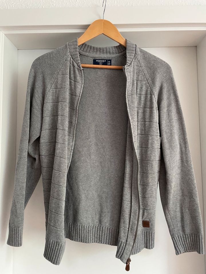 Herren Cardigan / Strickjacke Größe S in Chemnitz