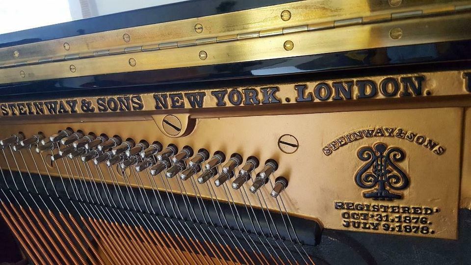 STEINWAY & SONS Klavier Mod. N, schwarz poliert, 137 cm in Tirschenreuth