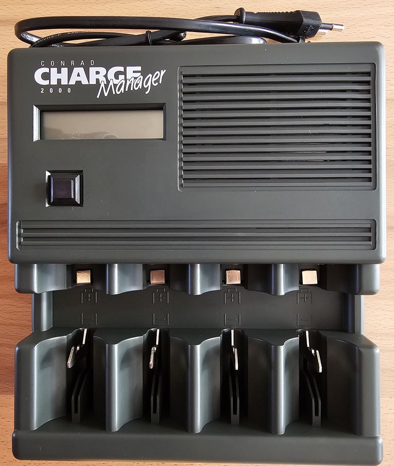 Conrad Charge Manager 2000 CPU Multi Charger für NC-Akkus in Friedrichsdorf