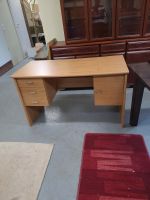 Schreibtisch, Holz, 3 Schubladen, 1 Tür Niedersachsen - Bad Sachsa Vorschau