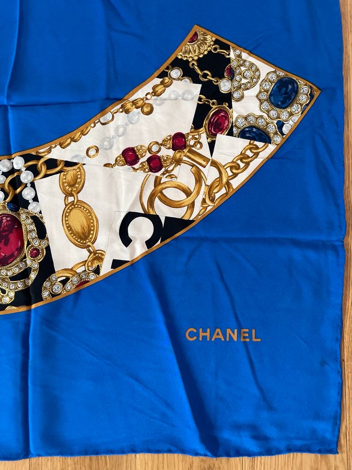 Chanel großes Seidentuch Vintage in Öpfingen