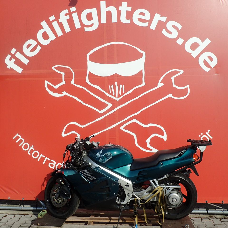 Honda VFR 750 RC36/2 Motor Felgen Sitzbank Vergaser in Mantel