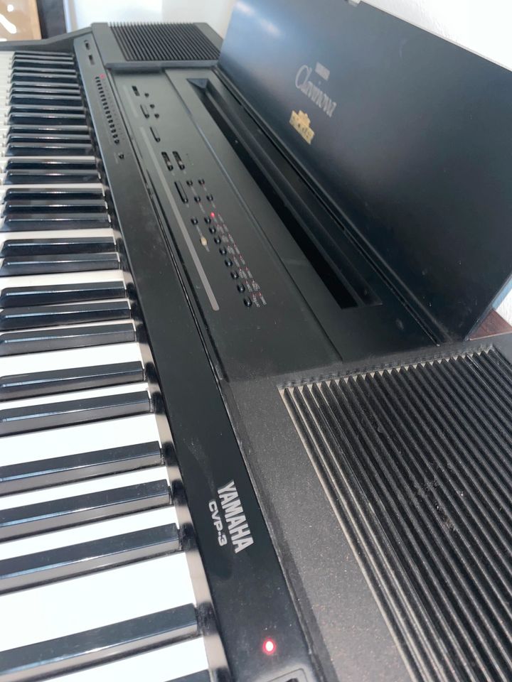 YAMAHA Clavinova CVP-3 in Berlin