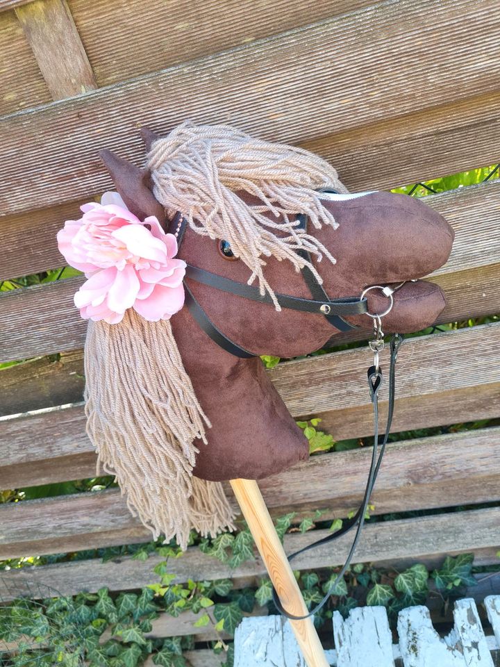 Hobby horse, hobbyhorse, Steckenpferd, hobbyhorsing.Handarbeit in Überherrn