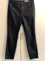 fast neu Closed Hose Skinny Pusher dunkelblau Gr. 38 Niedersachsen - Neu Wulmstorf Vorschau