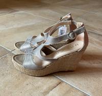 Unisa Keilsandalette, beige/gold, Gr. 41 Sachsen - Plauen Vorschau