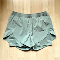 Calvin Klein Sporthose (2 in 1 Shorts)  (ungetragen) Düsseldorf - Grafenberg Vorschau