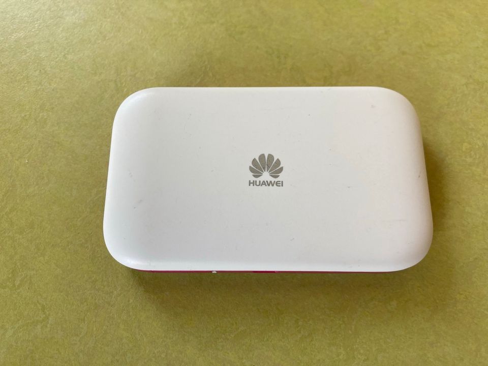 Huawei E5577Cs - 321 4G LTE Modem / mobiler Wifi Hotspot in Aachen