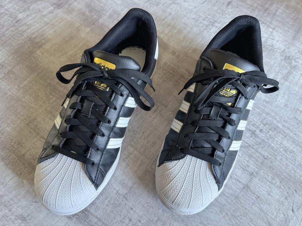 Adidas Superstar Vegan FW2296 - Größe 42 2/3 - Schwarz in Krefeld