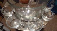 Ansprechende Bowlenschale aus schwerem Glas mit 6 Tassen Kiel - Suchsdorf Vorschau