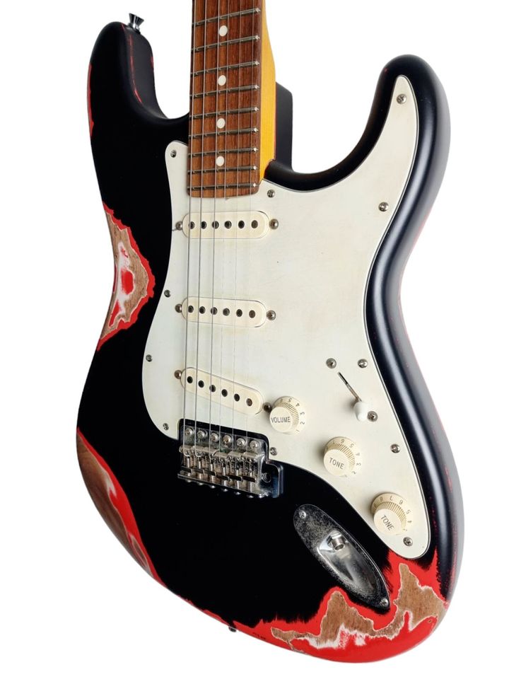 MJT Stratocaster mit Kloppmann 1954 Pickups Black over Red Relic in Linsengericht