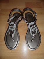 Marco Tozzi Zehensteg Sandalen Pantoletten silber Gr. 36 Thüringen - Nordhausen Vorschau