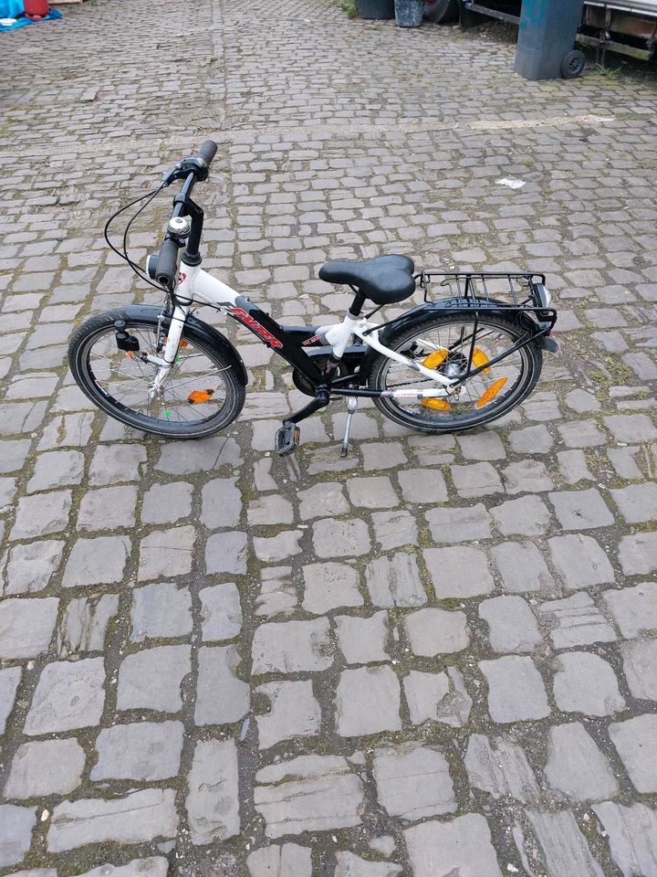 Kinder Fahrrad 20 Zoll, 3Gänge, Rücktrittbremse Fahrbereit in Düsseldorf