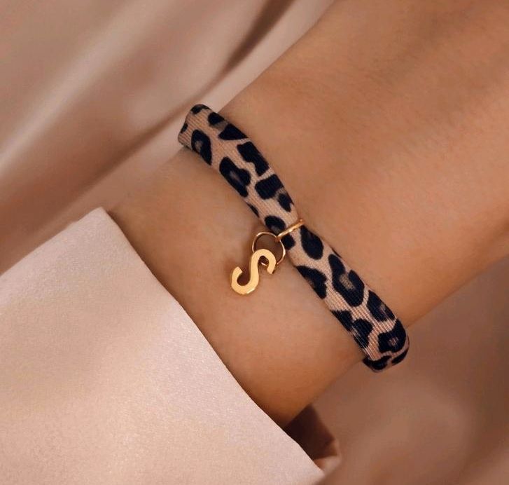 Haarband Armband mit Buchstabe Leopard / Leopard Muster Buchstabe in Bad Füssing