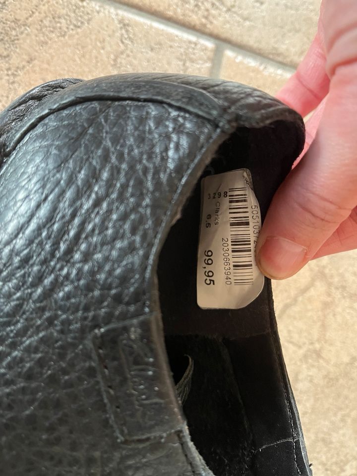 Clarks Lederschuhe Schürschuhe Gr 40 schwarz 1x getragen in Krakow am See