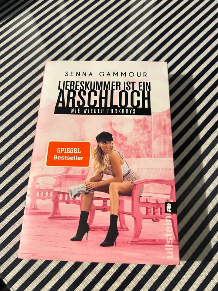 Buch - Liebeskummer ist ein Arschloch - Buch in Heidelberg