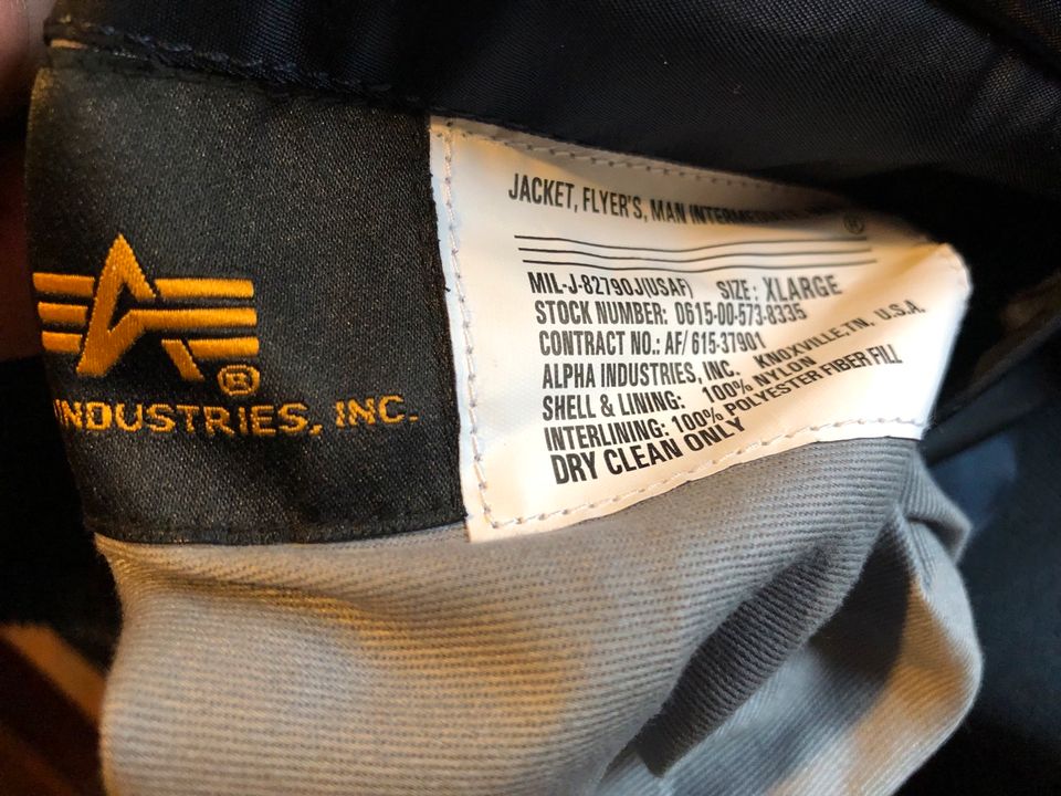 Alpha Industries Bomberjacke MA-1 in Mönchengladbach