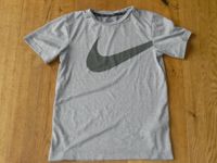 Orig. * Nike * Kurzarm Funktions shirt Dri-Fit grau Logo Gr. 140 Niedersachsen - Melle Vorschau