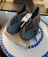 Yeezy Foam rnr carbon 46 Dresden - Trachau Vorschau
