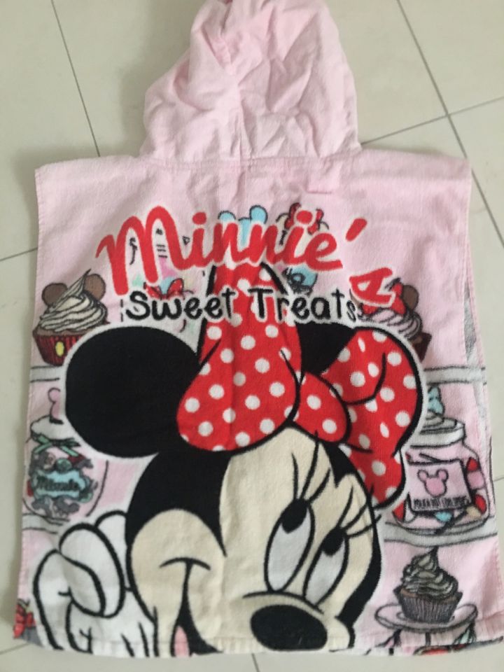 Minnie Mouse Poncho in Solingen