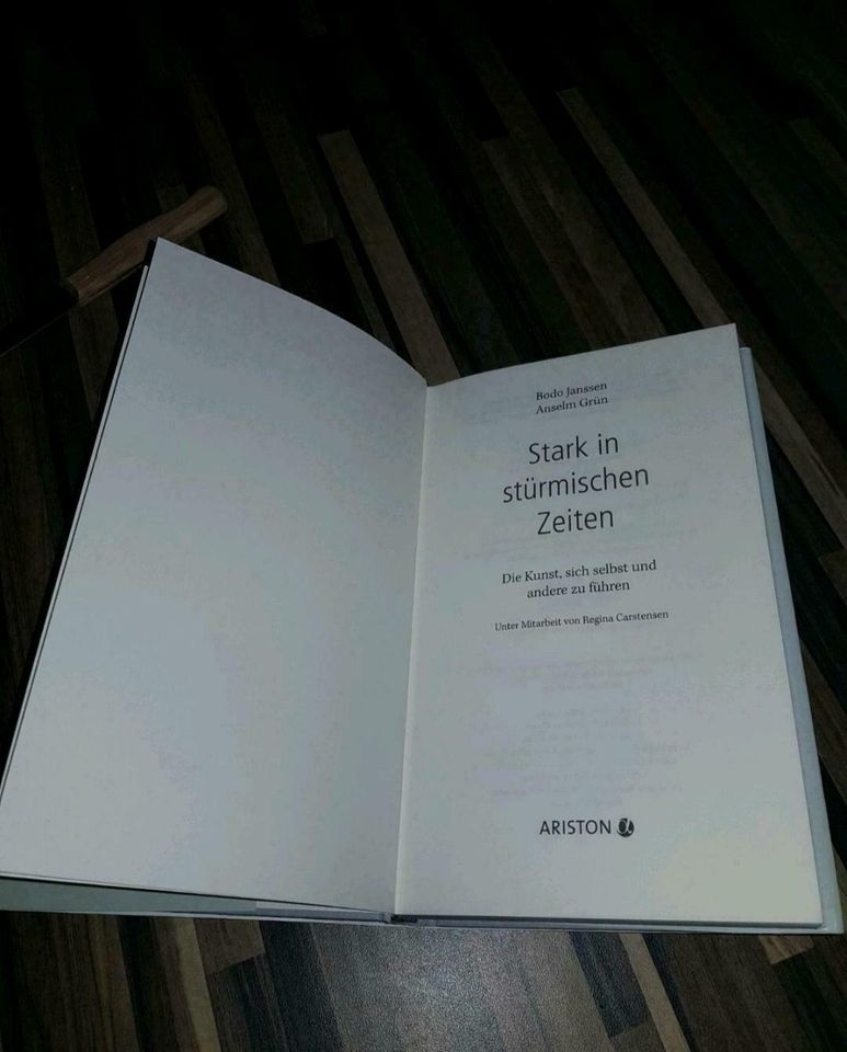 Buch "stark in stürmischen Zeiten "  Bodo Janssen und Amseln Grün in Zirchow