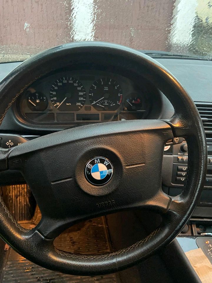 BMW 320i Automatik in Niederaula