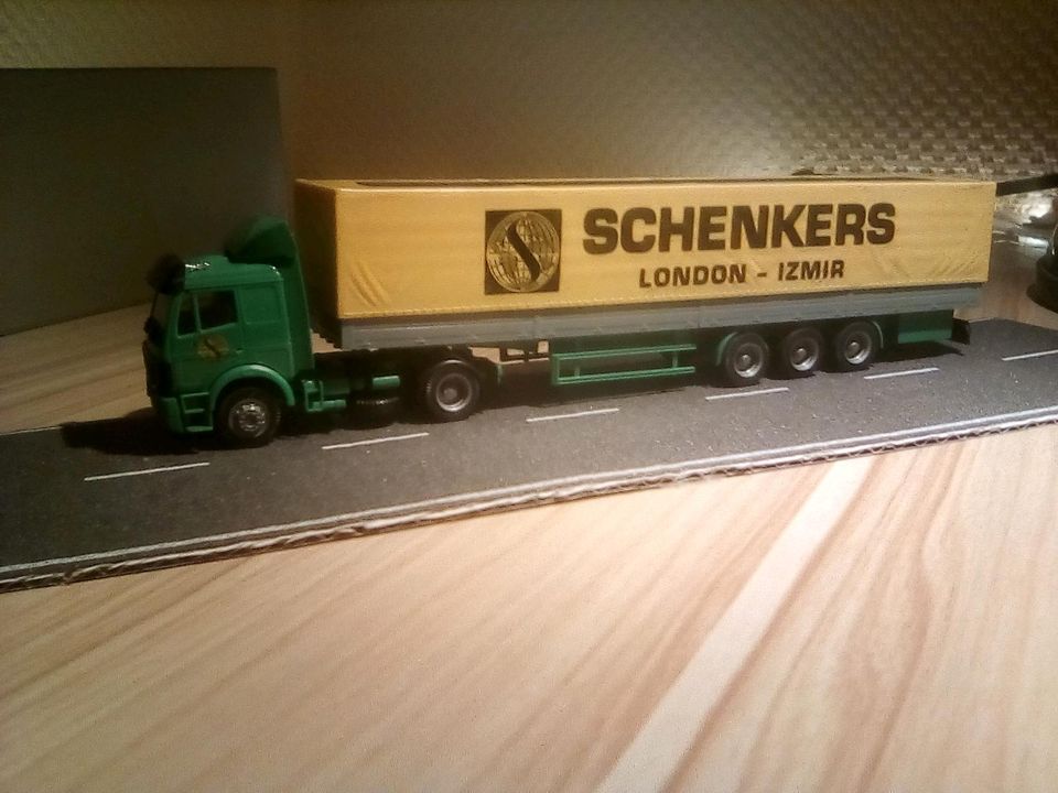 Albedo Lkw MB SK Planen Szg Schenkers/Schenker in Leverkusen