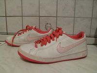 Nike Turnschuhe Gr. 37,5 Baden-Württemberg - Laupheim Vorschau