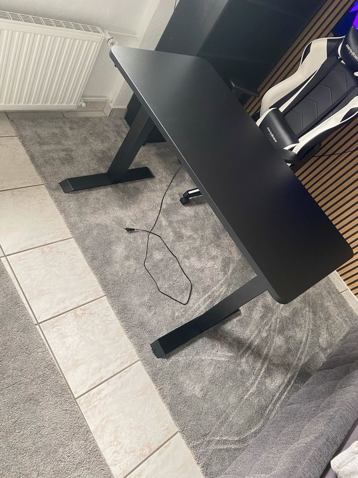 Schreibtisch/Schwarz in Dorsten