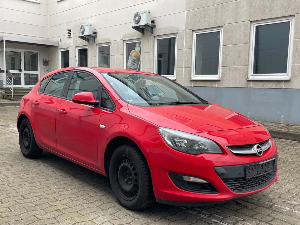 Opel Astra J Lim. 5-trg. Edition 1.6 CDTI in Hannover