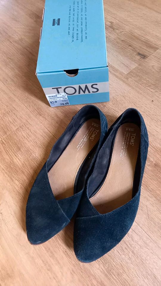 Ballerina von TOMS - Gr. 41 schwarz 9,5 Echt Leder in Bautzen