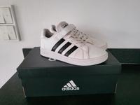 Mädchen Adidas Sneaker Turnschuhe Gr.31 OVP Bayern - Lichtenfels Vorschau