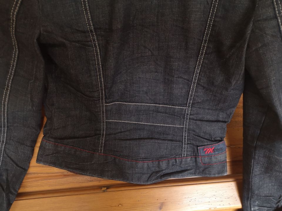 Jeans-Jacke, Gr. 38, blau, Mexx, mit vielen Details in Eisenheim